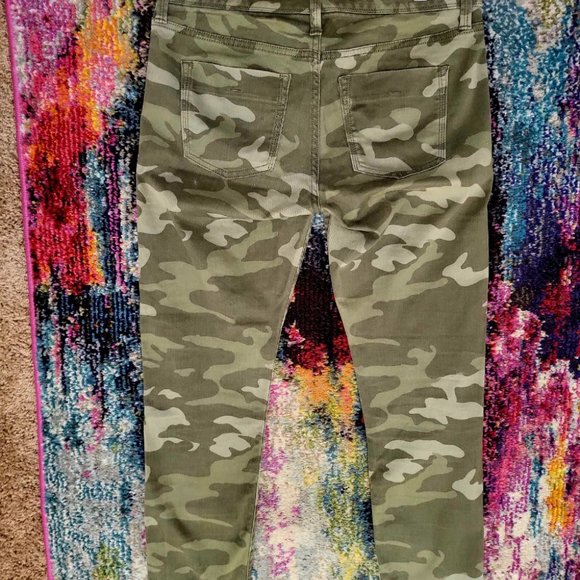 Banana Republic heritage Green Camoflauge Jeans, Size 25 - Picture 4 of 8